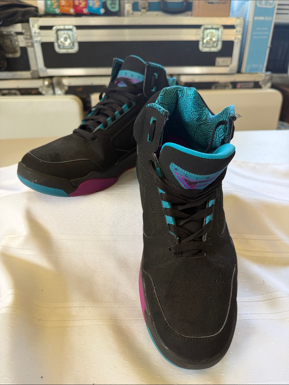 Nike Men's Black Teal Purple Athletic Shoes